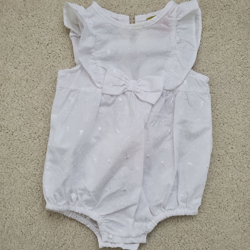 Penelope Mack Ltd Baby Girls White Flutter Sleeve Bow Romper sz6/9m
